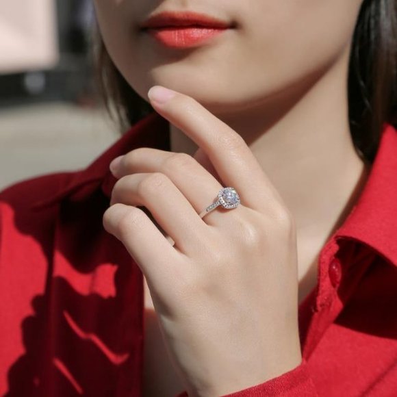 Certified 1ct. t.w. Moissanite Diamond Halo Engagement Ring NEW C - Picture 4 of 6